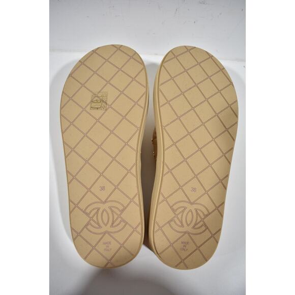 Chanel 23P Beige Quilted Charms Padded Pool Thong Logo Mule Slide Flat Sandal 38 - Picture 12 of 12